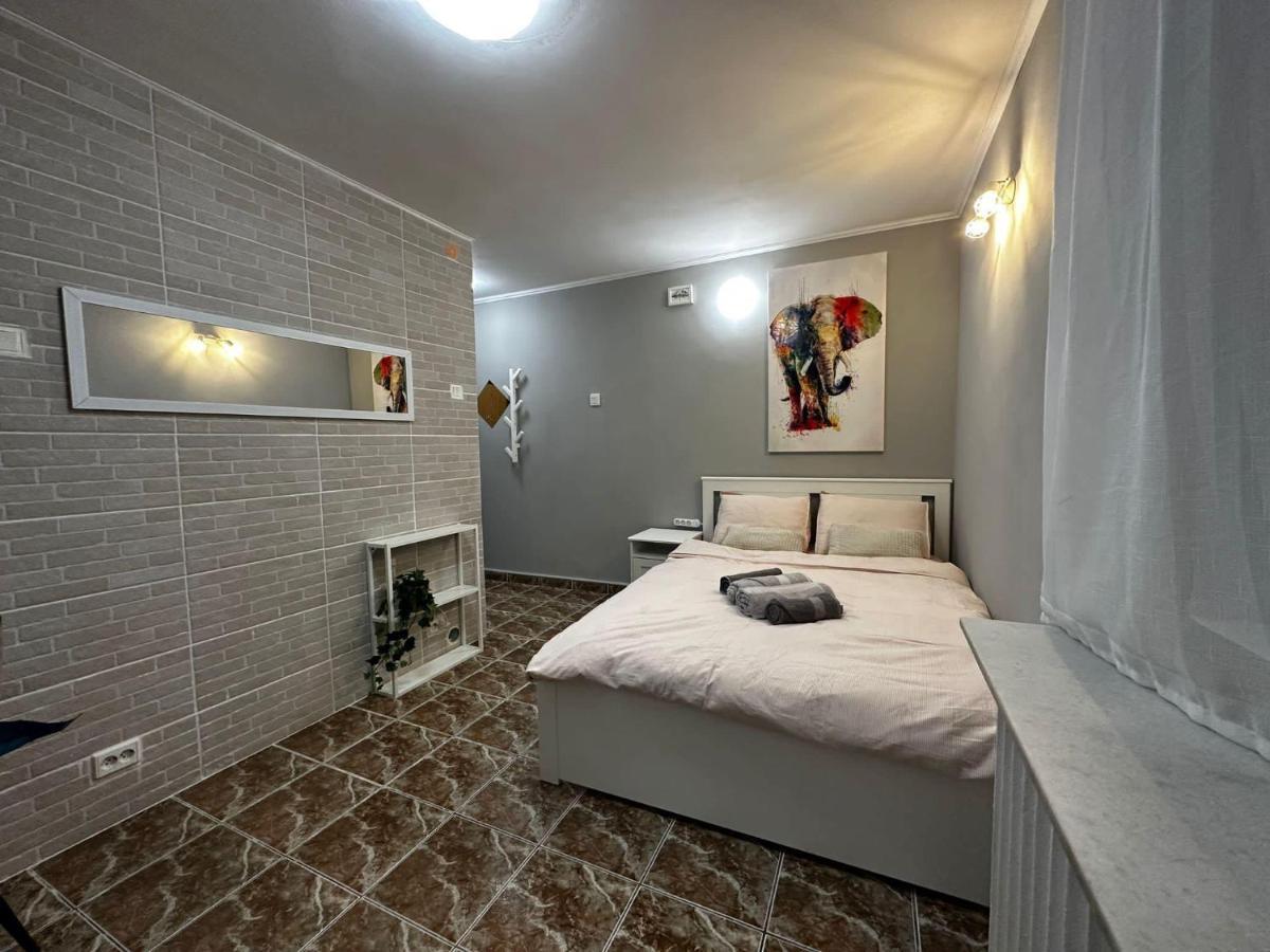 One Room Apartment Decebal Boekarest Buitenkant foto