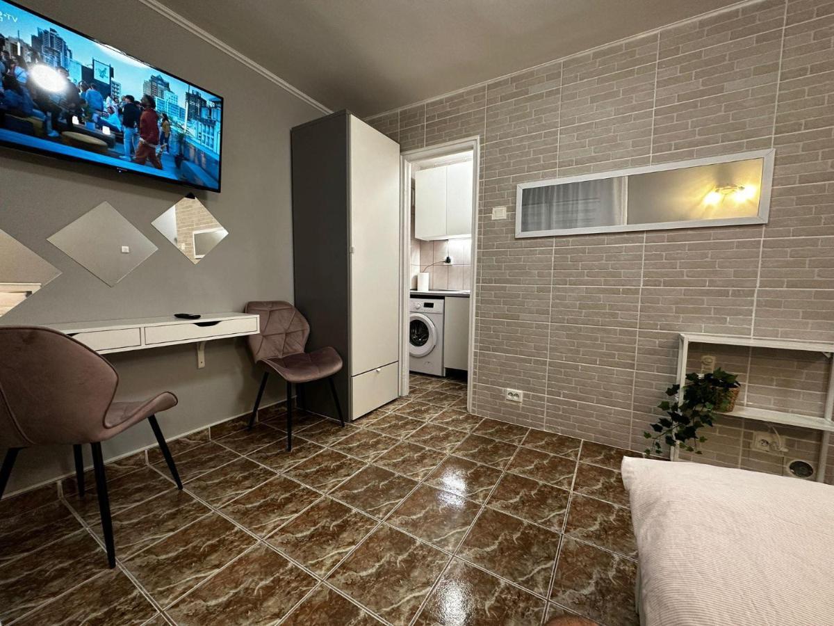 One Room Apartment Decebal Boekarest Buitenkant foto