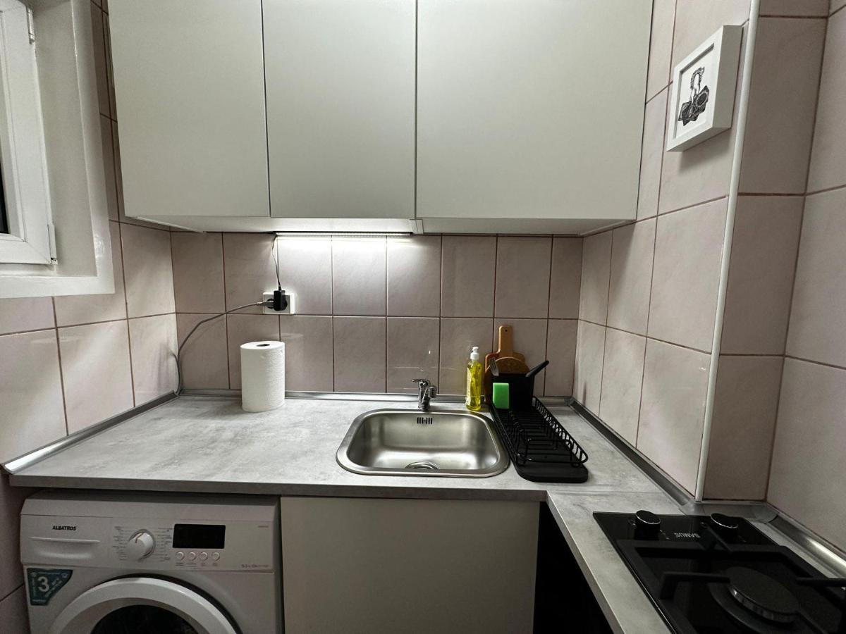 One Room Apartment Decebal Boekarest Buitenkant foto